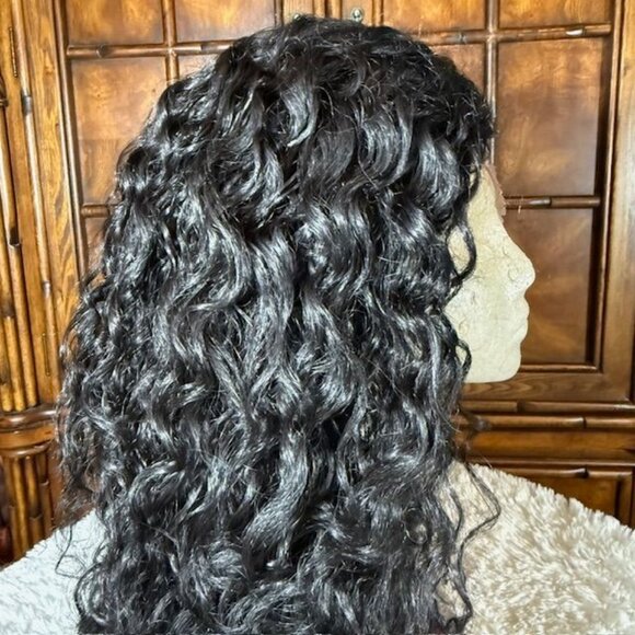 Isis Super Jacky 27" Lace Front Red Carpet Premiere Color 1B Wavy Synthetic Wig - Picture 7 of 16